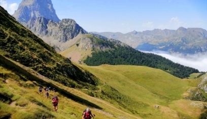 What hikes can you do in the Pyrenees? Our guides’ top 4 favourite hikes